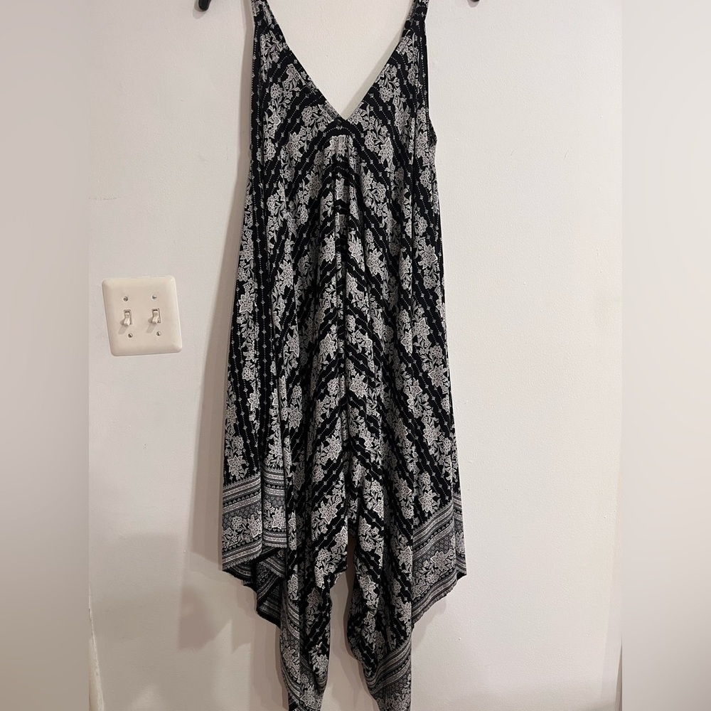 Japna Monochrome Floral Patterned Top
